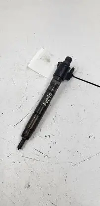 Volvo XC60 Fuel injector 31272690