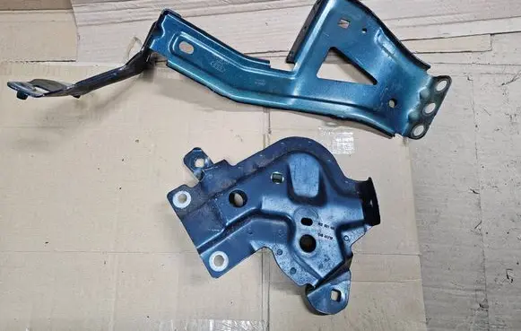 Audi e-tron Fender mounting bracket 4KE821468
