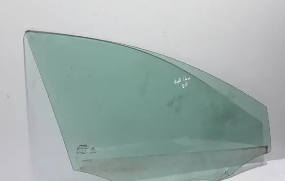 Volvo V40 Front door window glass four-door 31386763