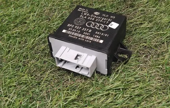 Audi A8 S8 D3 4E Light module LCM 8P3907357B 5LA00837917