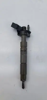 Mercedes-Benz CLS C218 X218 Fuel injector A6420701187 0445116
