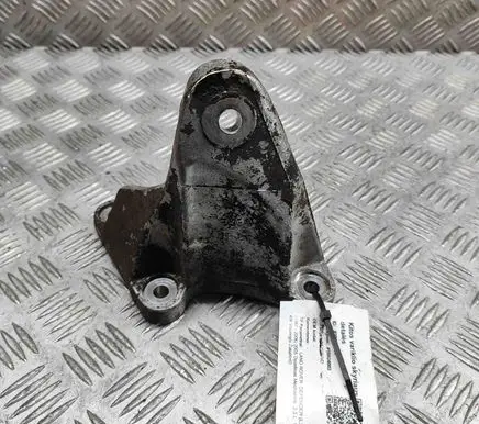 Land Rover Defender Engine mounting bracket ANR6623