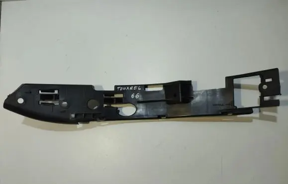 Volkswagen Touareg I Front bumper mounting bracket 7L6807184C
