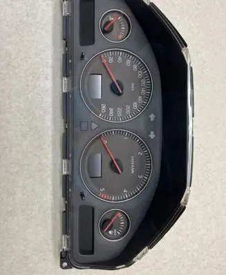 Volvo XC70 Speedometer (instrument cluster) 30746102 69594700T 8602885