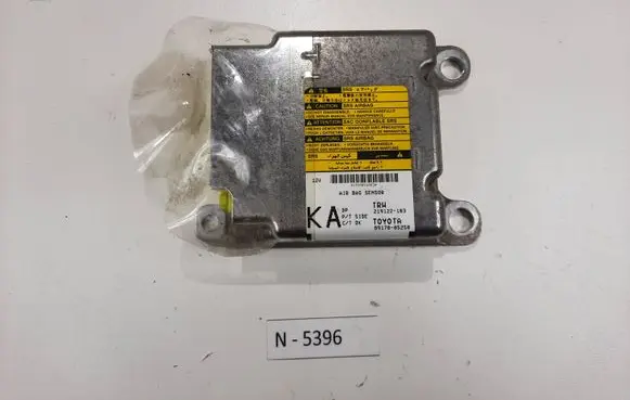 Toyota Avensis T270 Airbag control unit/module 8917005250