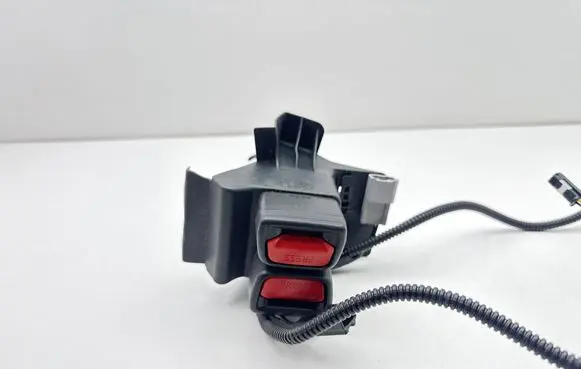 Toyota RAV 4 (XA50) Middle seatbelt buckle (rear) 81117 7348042070C0