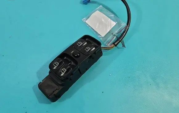 Mercedes-Benz C W203 Electric window control switch A2038218051 IMPRK1477160