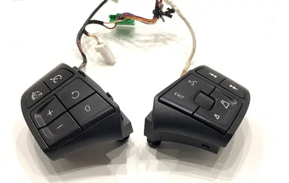 Volvo V40 Steering wheel buttons/switches 31334457