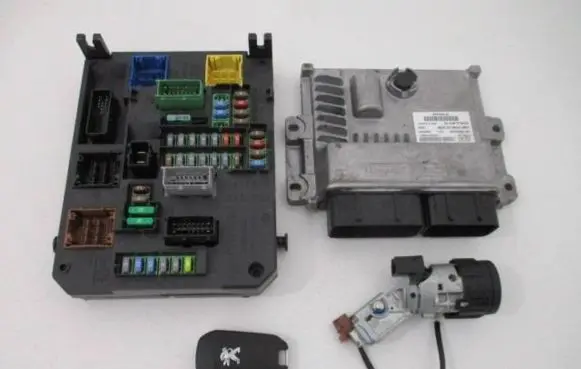 Peugeot 508 Engine ECU kit and lock set 9816860380 9804828580 9806687980