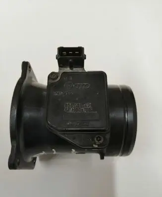 Audi A8 S8 D2 4D Mass air flow meter 078133471C
