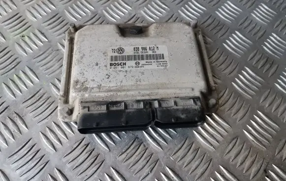 Volkswagen Golf IV Engine control unit/module 038906012M 0281001979