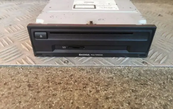 Skoda Octavia Mk3 (5E) CD/DVD changer 5E0035820A