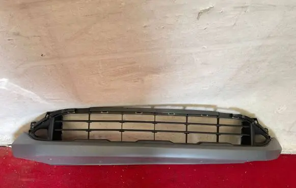 Nissan X-Trail T33 Front bumper lower grill 622546RA0A