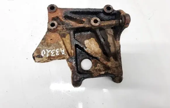 Mazda Premacy Engine mounting bracket