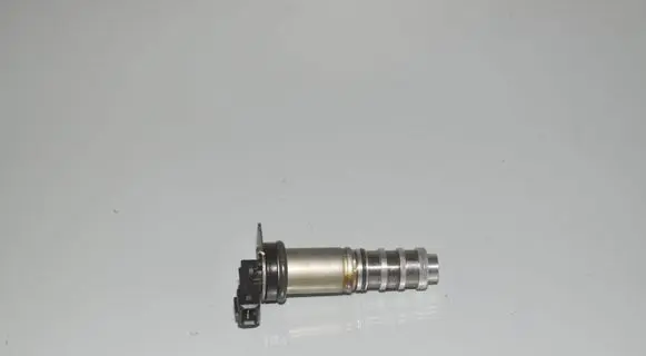 BMW 5 F10 F11 Camshaft vanos timing valve 8605123 11368605123 7585776
