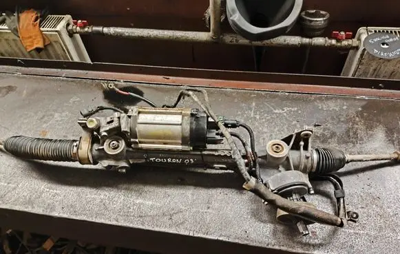 Volkswagen Touran I Steering rack 1K1909144J 7805277179 0273010031