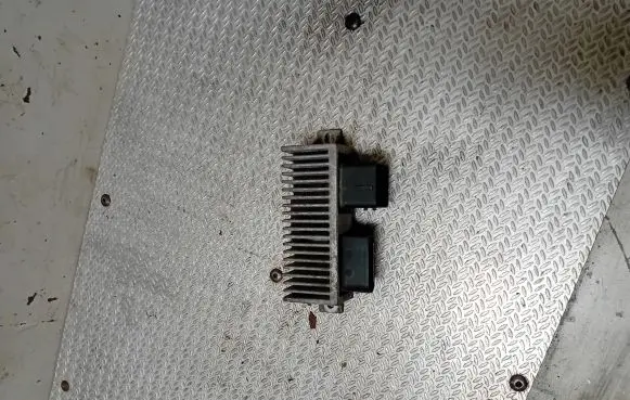 Renault Trafic III (X82) Glow plug pre-heat relay 8200558438A