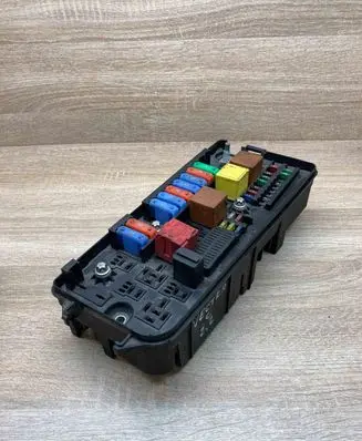 Opel Vectra C Fuse box set 13144709 519066013