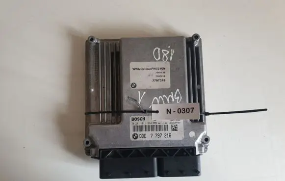 BMW 1 E81 E87 Engine control unit/module 7797216 0281011964