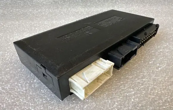 BMW 5 E39 Comfort/convenience module 8364696 12037310 5dk00704710