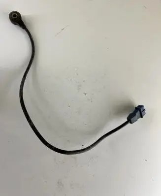 Audi A6 S6 C5 4B Detonation knock sensor 5WM1517 5WM1512