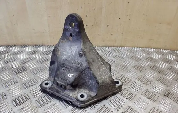 Jaguar XF X250 Engine mounting bracket CX236037AB