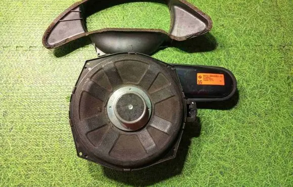 BMW M6 Subwoofer speaker 65136943082 65136932003 6943082