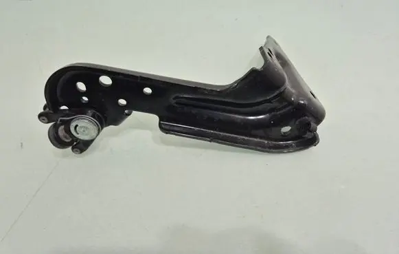Chrysler Pacifica Sliding door lower roller guide/hinge 997AD