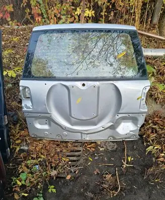 Toyota RAV 4 (XA10) Rear windscreen/windshield window 