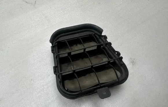 Audi RS3 Quarter panel pressure vent 4G9819181B 4G9819181
