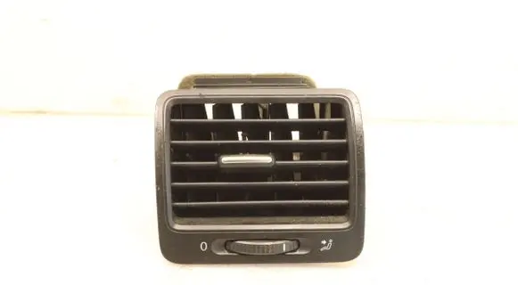 Volkswagen Golf V Dashboard side air vent grill/cover trim