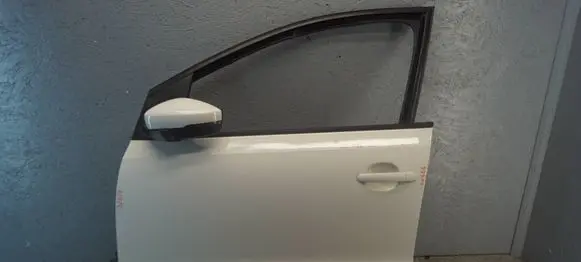 Volkswagen Polo V 6R Front door 