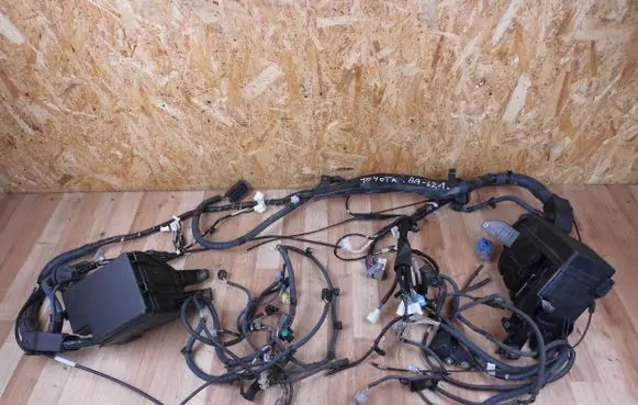 Toyota RAV 4 (XA40) Fuse box set 8266242360 8266242391