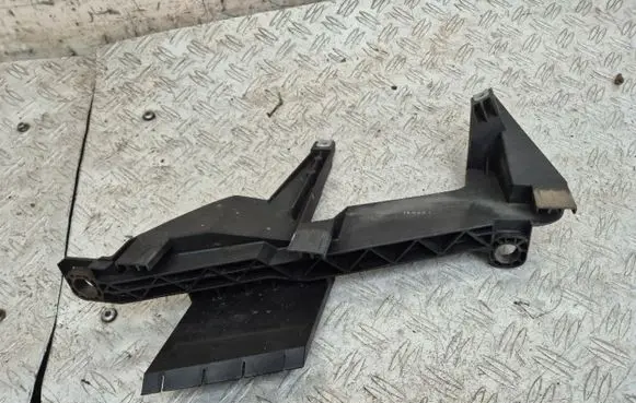BMW X3 E83 Headlight/headlamp mounting bracket 1301073024
