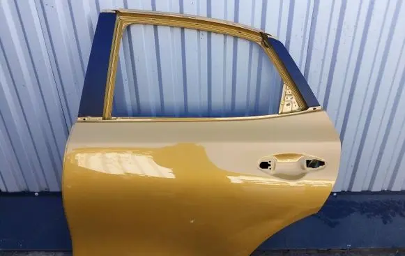 KIA Xceed Rear door