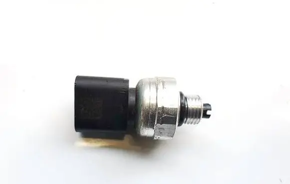 Tesla Model Y Air conditioning (A/C) pressure sensor 158161000d 1581610-00-d