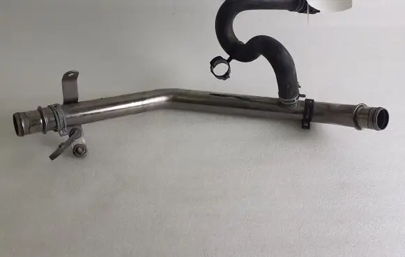 Chevrolet Camaro Engine coolant pipe/hose 84128868