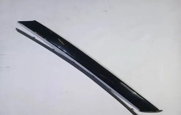 Ford Explorer VI Windshield trim LB5B-S03682-AHW