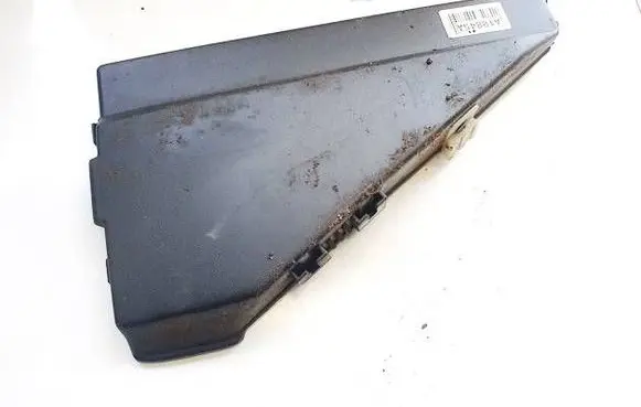 Opel Omega B2 Fuse box cover 0141539 90564324