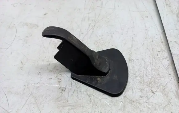 Volkswagen Jetta VI Other interior part 8P0886197