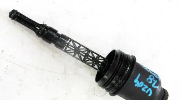Mercedes-Benz C W204 Oil filter cover A2711800238