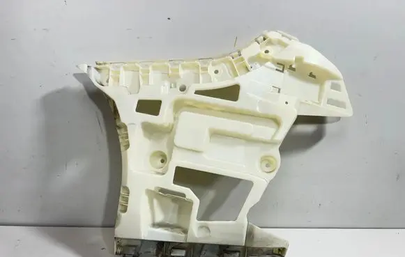 BMW i4 Rear bumper mounting bracket 8078585