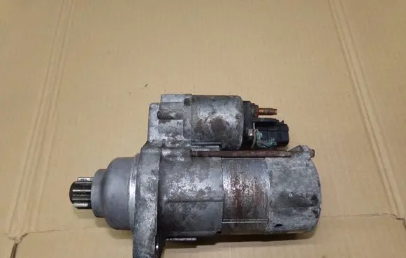 Volkswagen PASSAT B6 Starter motor