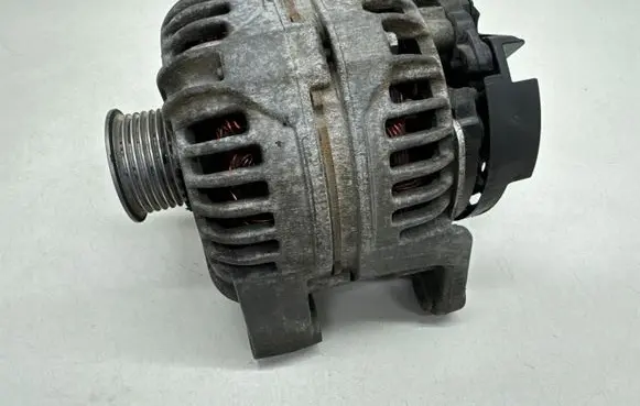 Opel Zafira A Generator/alternator 0124525030