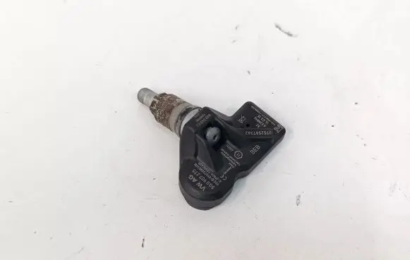 Volkswagen Touareg II Tire pressure sensor 5Q0907275 TSSRE4DB