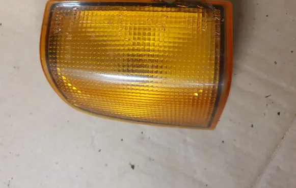 Volkswagen Jetta I Front indicator light 161953082