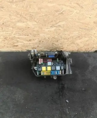 Mercedes-Benz B W246 W242 Fuse module