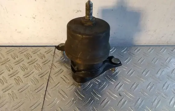 Engine mount bracket