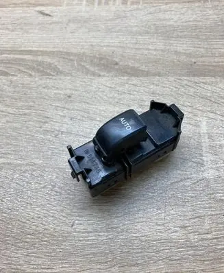Toyota Corolla E120 E130 Electric window control switch 8403013031 514746