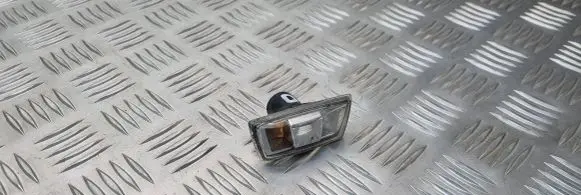 Opel Astra H Front fender indicator light 13131298 13131299